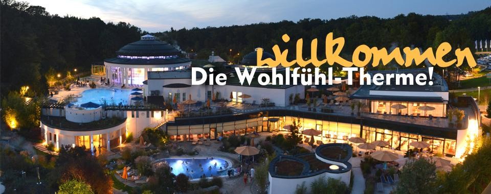 Luftaufnahme der Mineraltherme Böblingen am Abend Luftaufnahme der Mineraltherme Böblingen am Abend