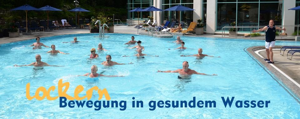 Wassergymnastik im großen Außenbecken des Thermalbadebereich Wassergymnastik im großen Außenbecken des Thermalbadebereich