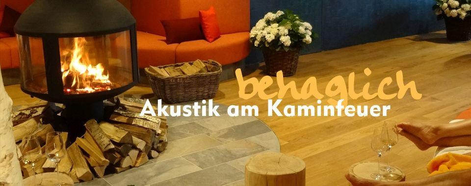 brennendes Kaminfeuer im Saunagartenrestaurant brennendes Kaminfeuer im Saunagartenrestaurant