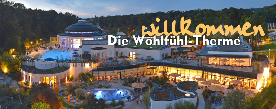 Luftaufnahme der Mineraltherme Böblingen am Abend